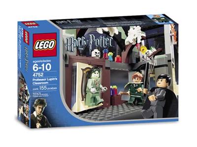 LEGO Harry Potter 4752 Professor Lupin’s Classroom