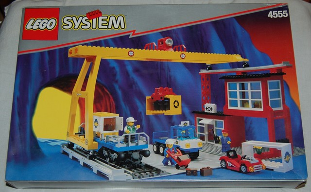 Trains 4555 Cargo Station