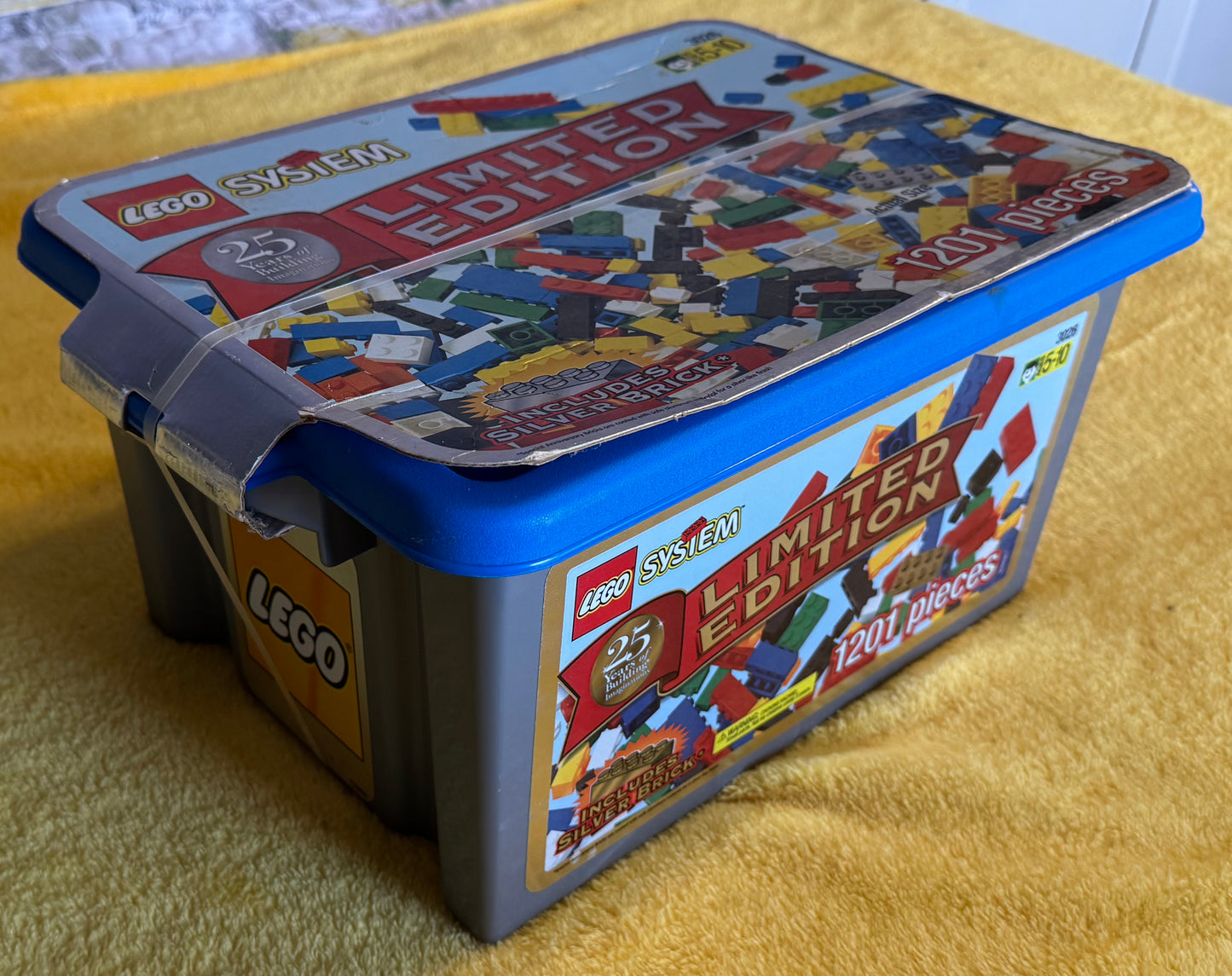 LEGO System 3026 25th Anniversary Silver Brick Tub